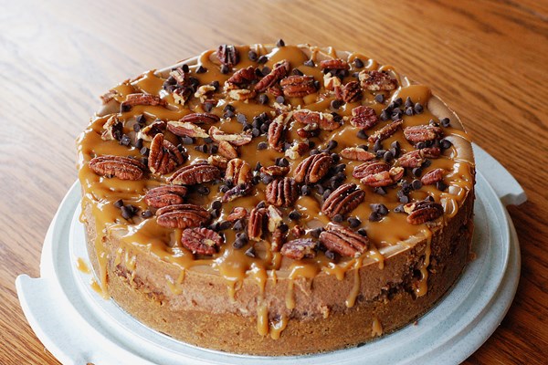 Caramel Pecan Turtle Cheesecake KitchMe