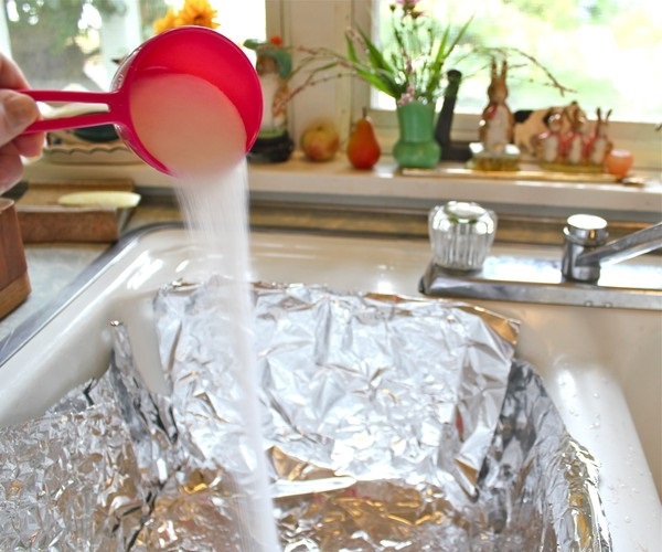 Aluminum Foil Hacks for Common Home Chores