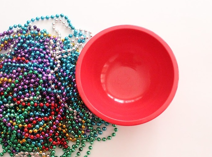 Mardi Gras Bead Bowl (DIY Exclusive) thegoodstuff