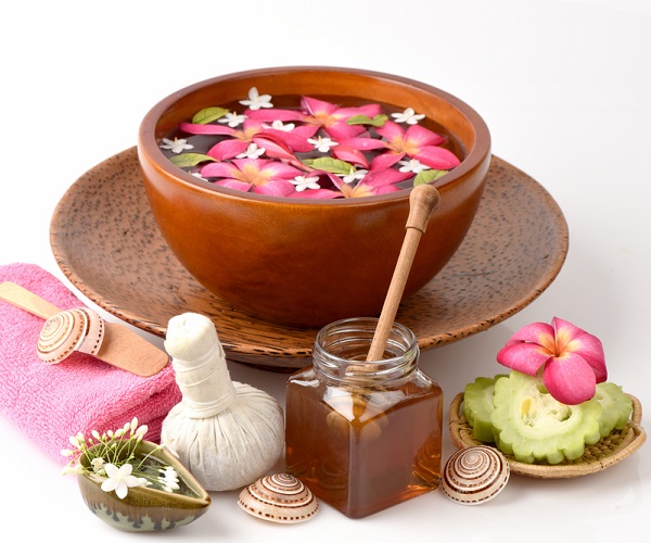 Best Honey Uses in Your Beauty Routine thegoodstuff