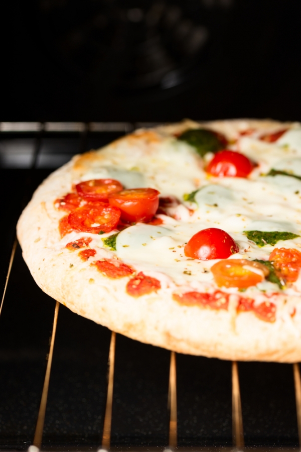 how to make my own pizza at home