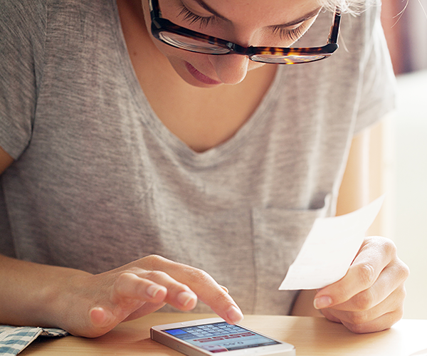 10 Smart Tips for How to Manage Your Money Right Now | Coupons.com